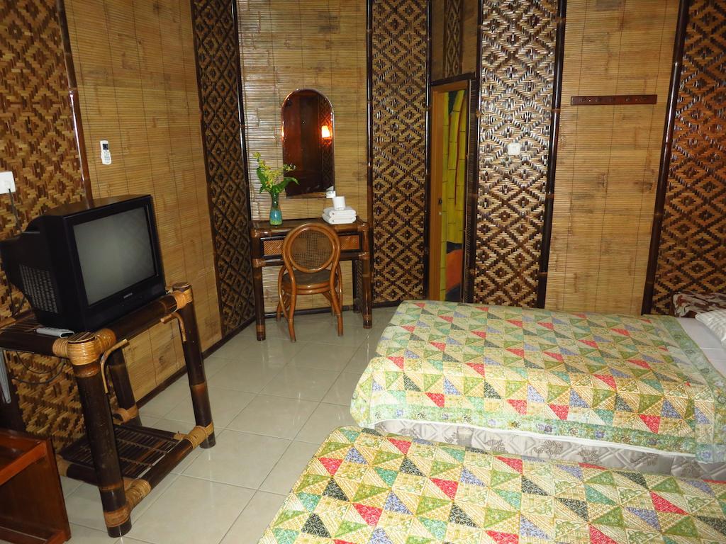 Enny'S Guest House Malang Buitenkant foto